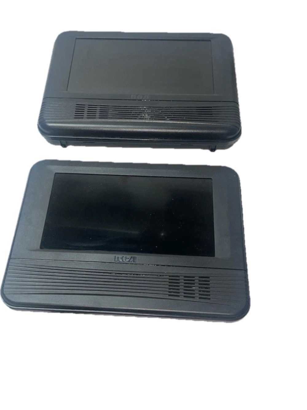 RCA DRC69705E22 Mobile DVD System With Dual 7" Screens- No Cords